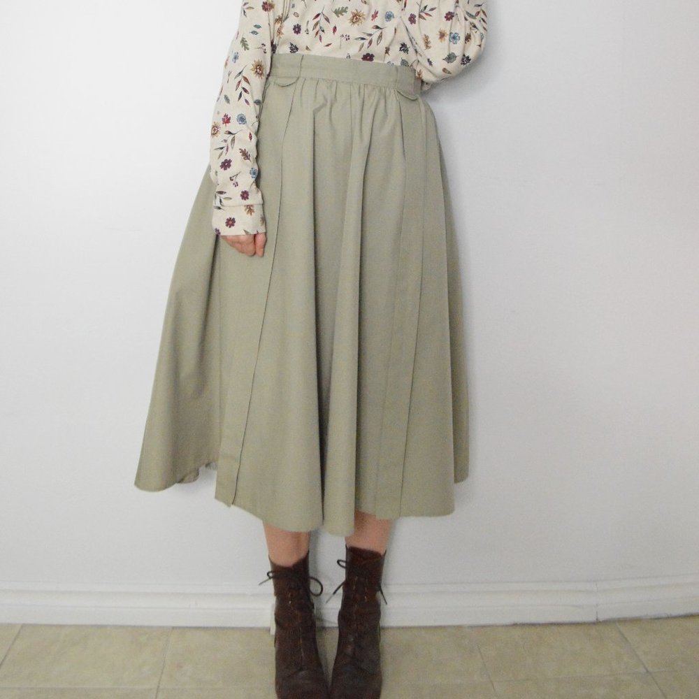 vintage midi skirt khaki colour minimalist fashion
